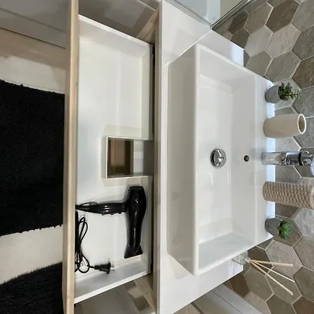 Apartment A&a